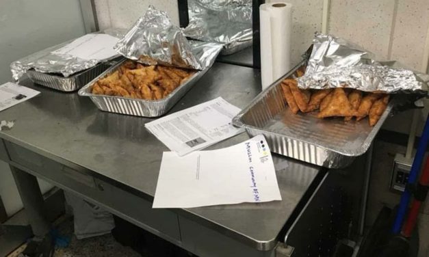 Muslim community donates food to federal airport staff working without pay
