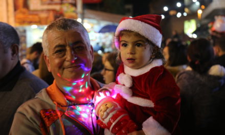 Commentary: How a Muslim American embraces holiday season