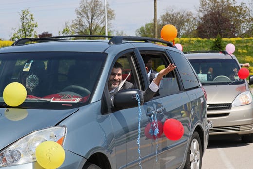 Islamic Society of Milwaukee exchanges honks instead of hugs to celebrate Eid al-Fitr