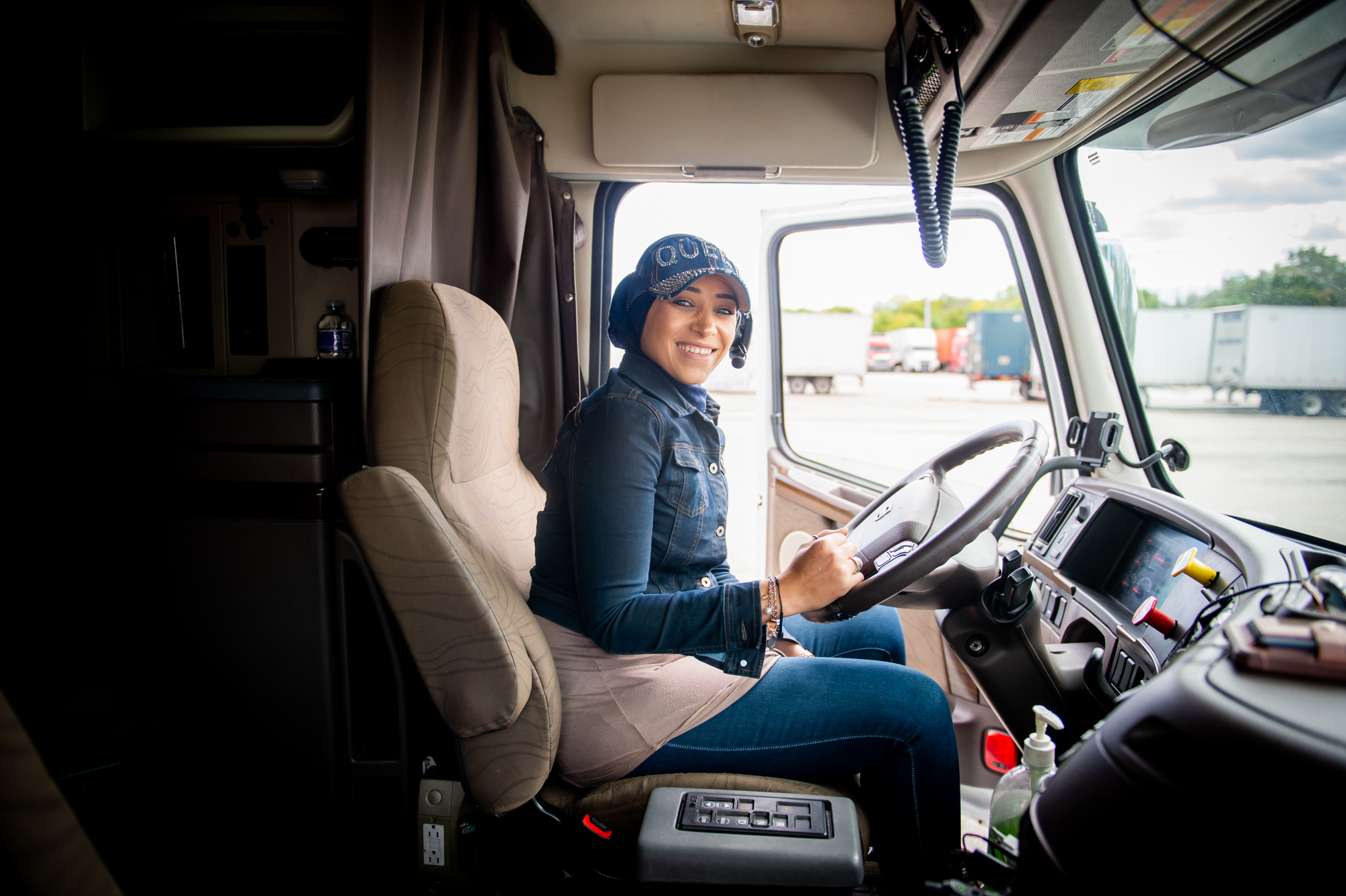 Lady Truck Driver from Jerusalem has Passion for her Job - Trucker World