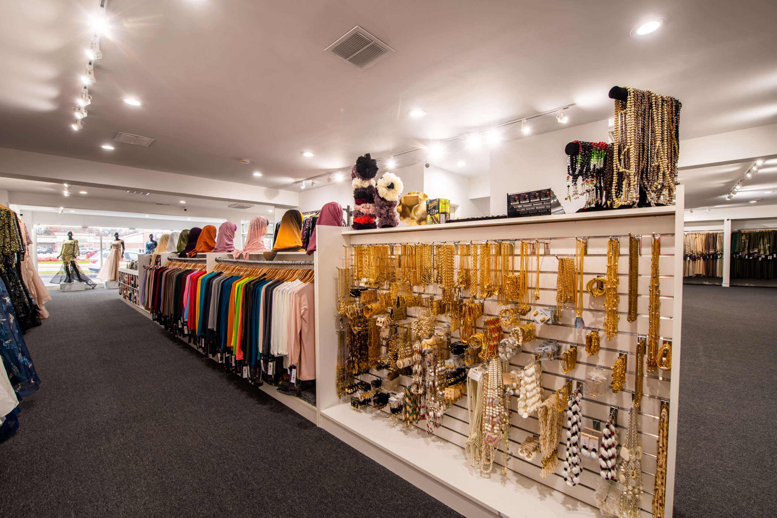 Al Ameera Fashion Clothing Store Opened in Milwaukee Wisconsin