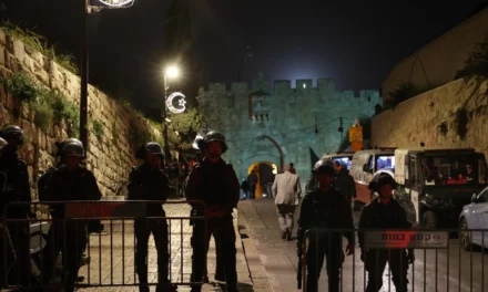 Israel/OPT:  Second night of horror at al-Aqsa mosque