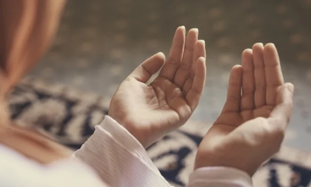 How do Muslims Keep Up With Prayer-Finding God in Every Corner