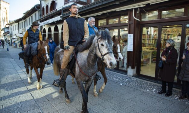 Spanish Muslims Ride 8,000 km on Horseback to Hajj, Reviving Forgotten Andalusian Route